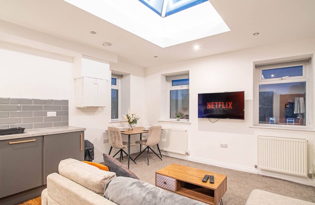 Moderne-Appartement-Salle de bain privée séparée-Vue sur Rue-Free Private Par...