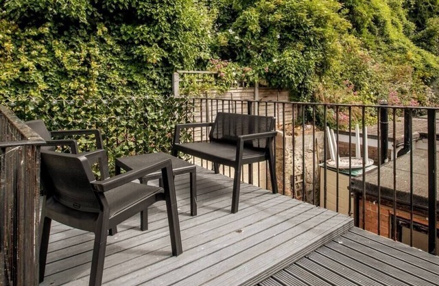 Stylish 2BD Family Hideaway in Dover