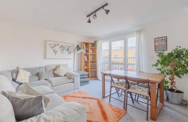 Stylish 2BD Flat in Historic Neighbourhood, London