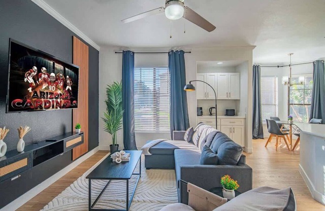 Chic 2BD | West Gate+Stadium+KingBed+W/D+Pool+Gym