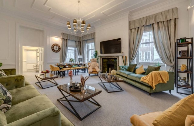 Stylish 3 Bedroom Luxury Apartment in Harley St.