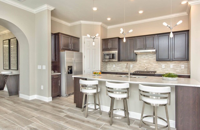 Stylish 3bd home with den with a Spa, Heated Pool and Golf!