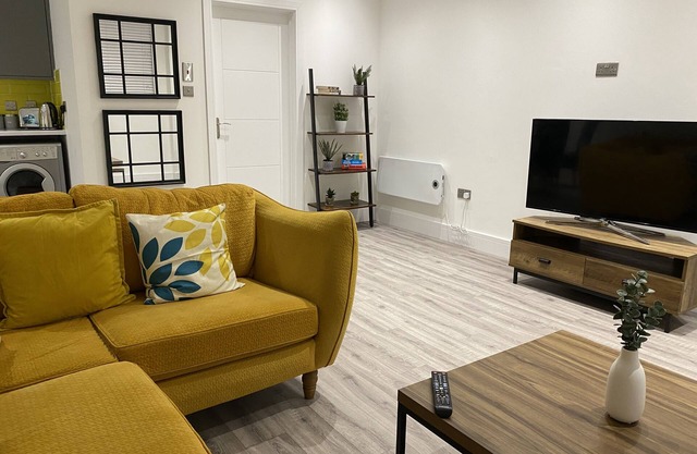 Stylish 3-Bedroom New York-Style Apartment