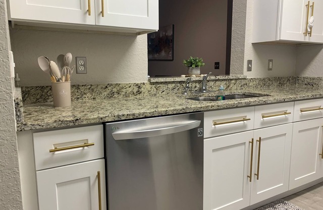 Fully Renovated Gated First Floor 3-bedroom 2 Baths Private apartment 2 Masters