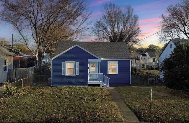 Stylish 3BR Getaway Near Downtown & Restaurants