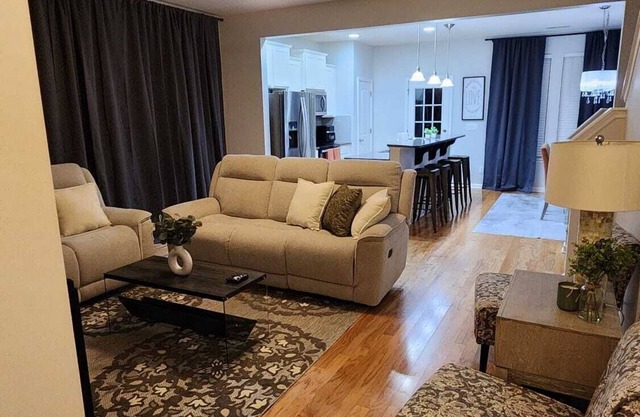 3 bedroom townhouse with basement Studio apartment near downtown Wake Forest