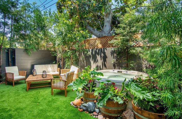 Stylish 4 bedroom home with a hot tub