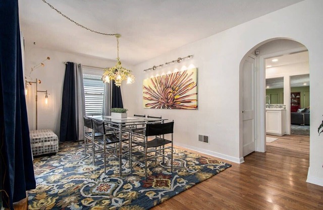 Bright & Stylish 4BR Spot - Close to Downtown Fun!