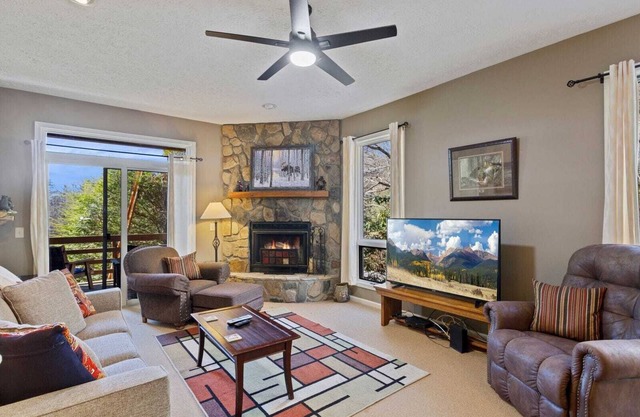 2BR Condo at Yonahlossee Inn, Animaux admis, Accès au Club, Près du centre-ville Blowing Rock