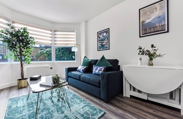 Stylish and Family Friendly 3 Bedroom Apartment