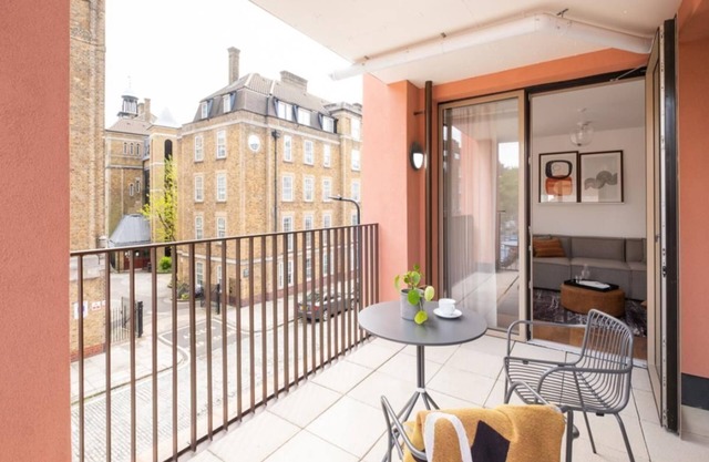 Stylish and Modern Two Bedroom near Regents Park