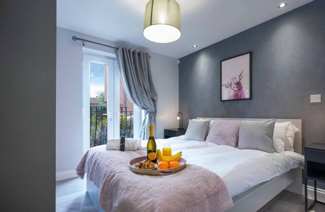 Stylish Apartment - Free Parking - Near CityCentre