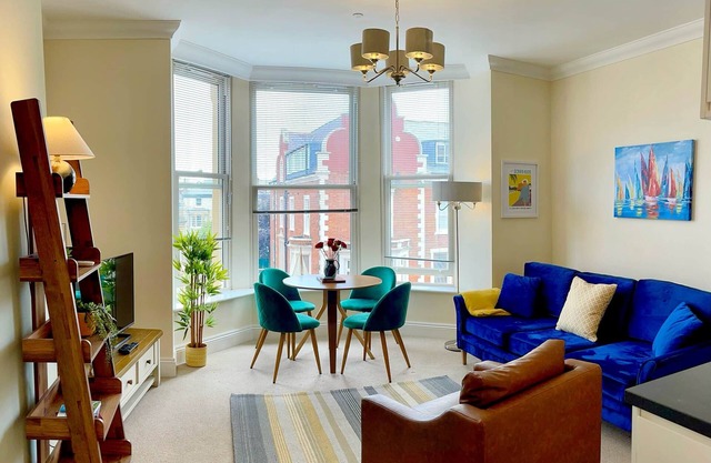 Stylish apartment with free parking, lift and views