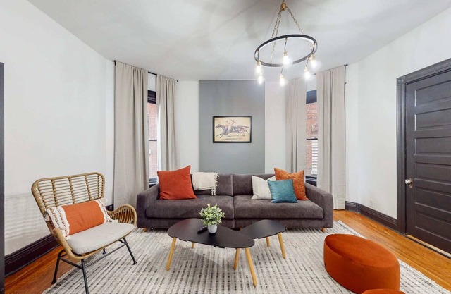 Stylish Apartment|Parking|0.6 miles from UofL