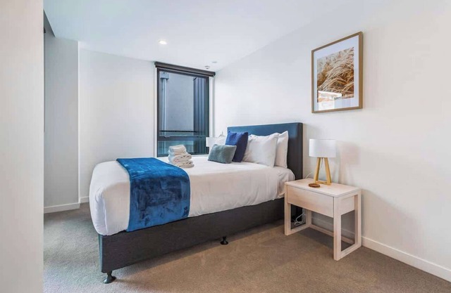 Stylish Apt with Balcony and Full Amenities