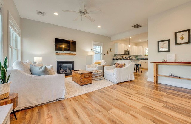 Stylish Arundel Cottage, 6 Mi to Dock Square!