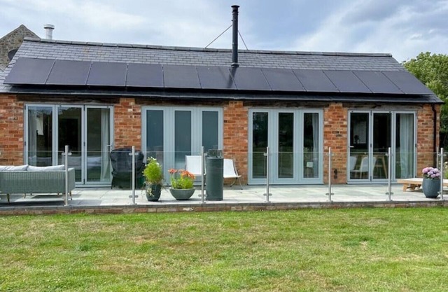 Stylish Barn Retreat in Rural Farm Location