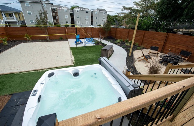 Stylish Beach House, Hot Tub, Pet-Friendly🐾