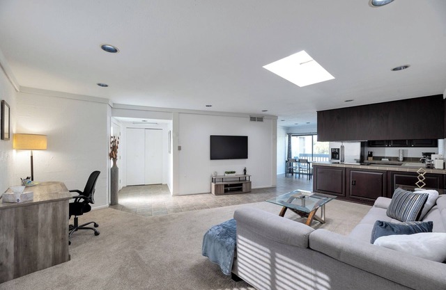 Stylish Biltmore Condo w/ Pools, Mtn Views & Wi-Fi