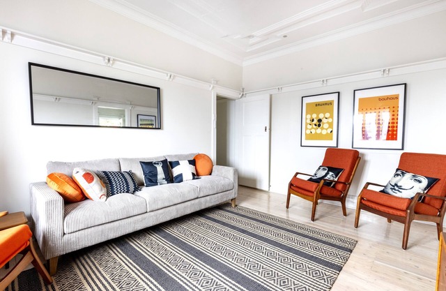 Stylish Bondi Beach pad moments from sand & surf