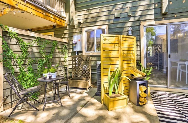 Stylish Central Boise Townhome ~4 mi to downtown!