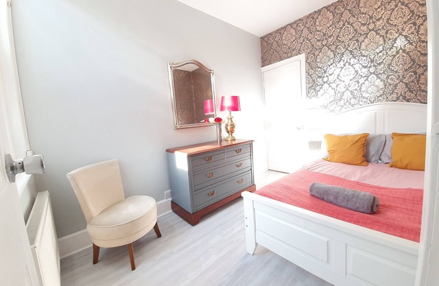Maison confortable de 3 chambres à Luton