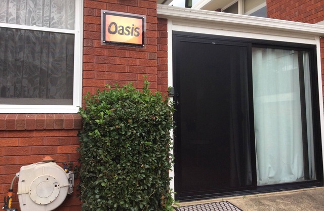 Stylish, close to Airport and St George Hospital