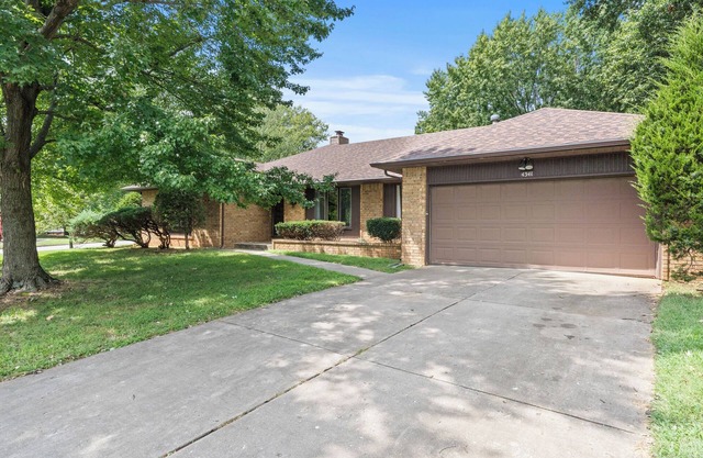 Stylish & Comfortable 4-bedroom Retreat in safe and quiet Southside Springfield