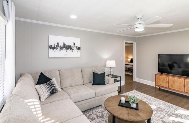 Stylish & Comfy 5 Location Private Backyard Updated Close to Downtown Walkable