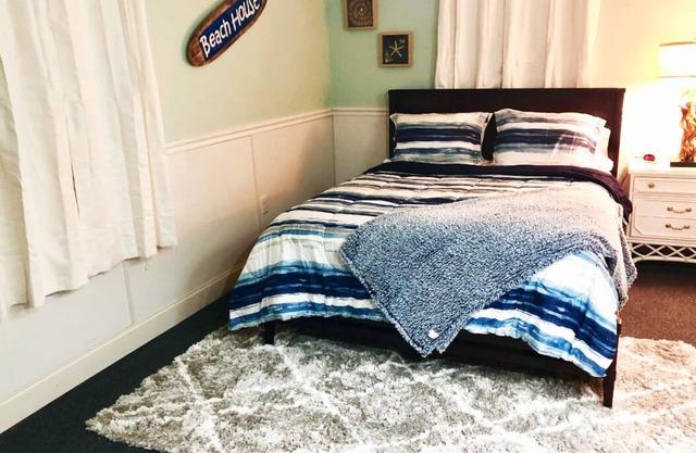 ★ Élégant et confortable ★ Entrée privée, ♛Queen Bed + Pkg