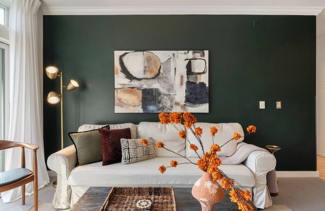 Stylish condo @ Seattle's Heart + Pool & Parking