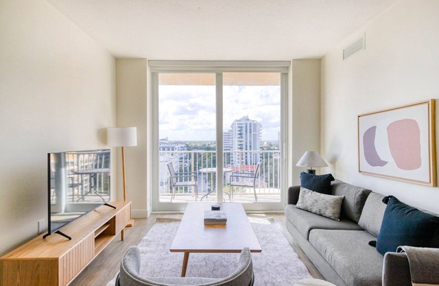 Stylish Coral Gables 2BR w/ W/D, Pool & Gym, near Shops, by Blueground