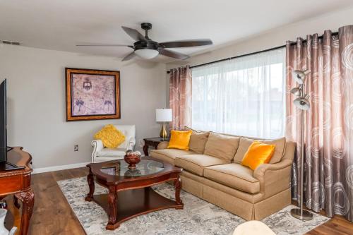 Stylish & Cozy 2br Home Great Location & Comfort