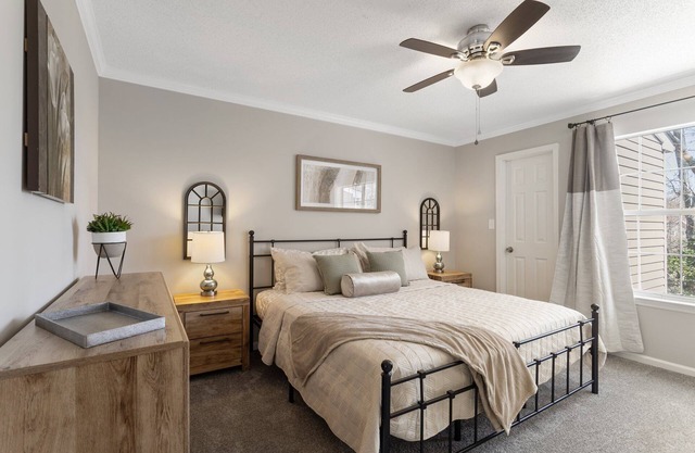 Stylish & Cozy 3 Bedroom – Convenient Location – Sleeps 7! Longer Stays Welcome!