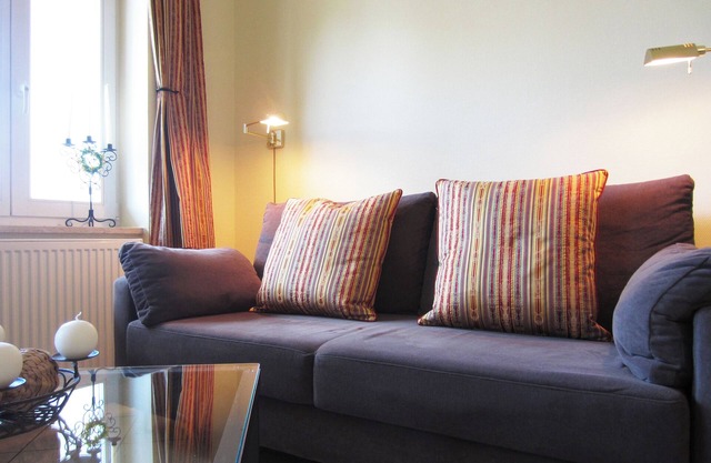 Stylish vacation apartment with covered balcony, pets welcome