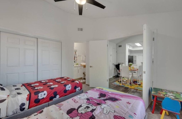 Stylish Disney Themed Family Unit- 10 Mins Away from Disney