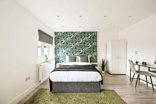 Stylish Ealing Apt -Near Tube - Ideal For Family&Group Stay