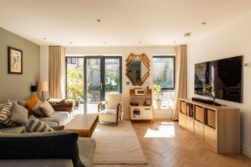 Stylish Family Home with Garden