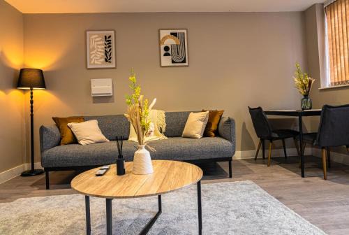 Stylish Flat in Wolverhampton - Short and long Stay with Free Parking