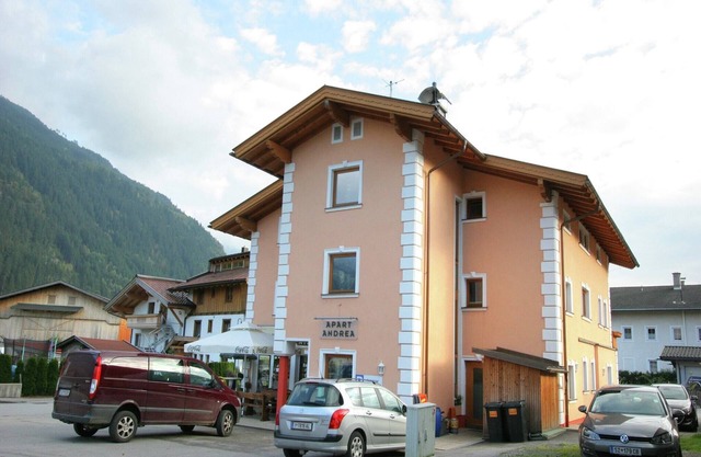 Appartement élégant avec balcon à Uderns