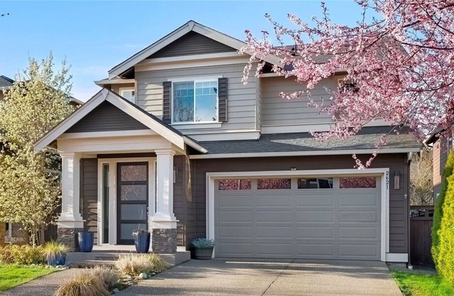 Stylish Gorgeous Quiet Residential Home near Mill Creek