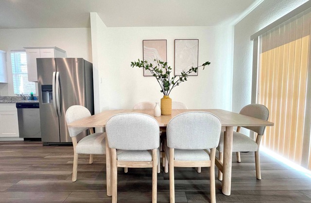 Stylish Haven on Glen Crossing Rd #42036