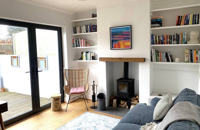Stylish Home | Logburner | near Beach & Castle