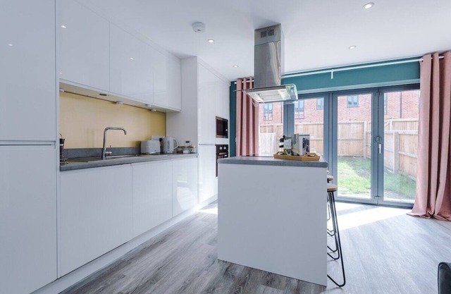 Stylish House in MCR sleeps9