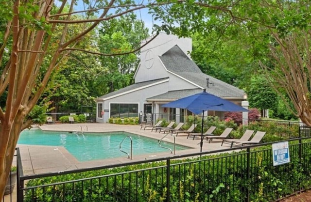Stylish King 2BR Suite—Mins to Uptown Charlotte!