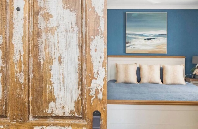 BJ Mick's Lakefront Apartment, Boutique Lakefront Apartment - Close to Forster Town Centre
