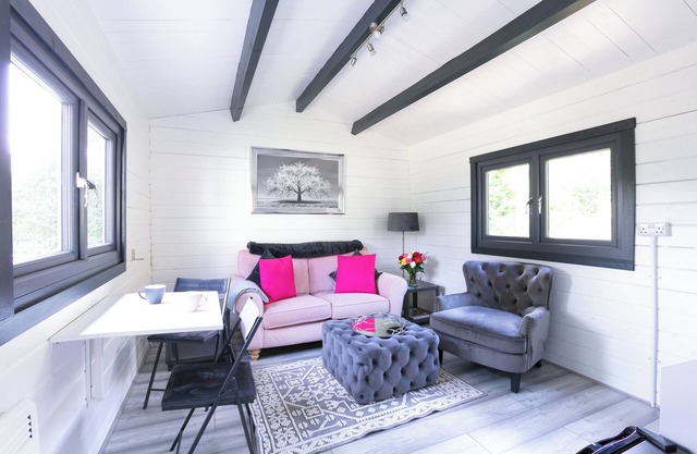 Stylish Log Cabin for a Cozy Stay