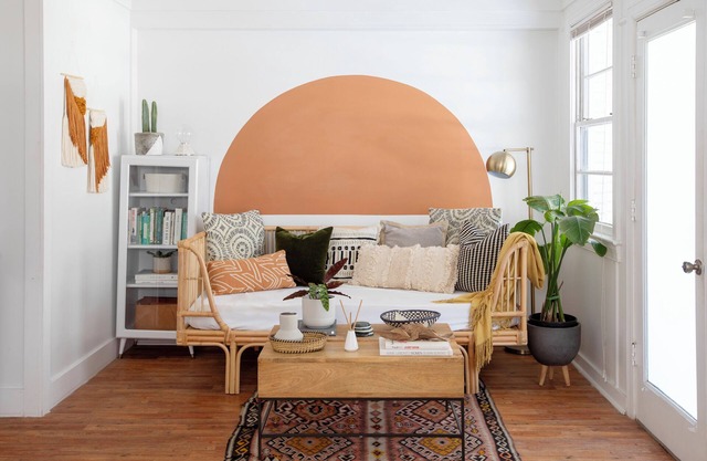 Stylish Midcentury Studio in Trendy Park Circle
