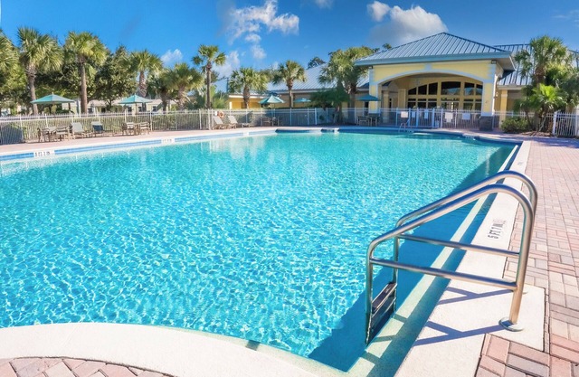 Stylish, Modern 1 Bed 1 Bath Apartment in Kissimmee, Florida! Sleeps 1 to 4!