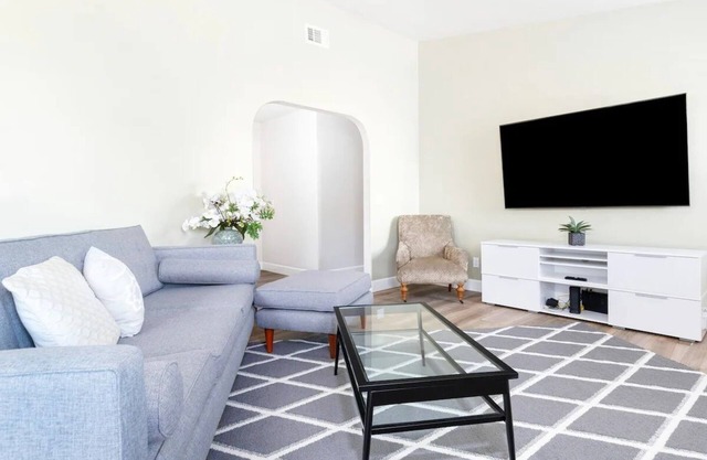 Stylish & Modern Private Getaway in Grover Beach!